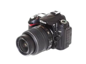 Reflex Nikon D90 + AF-S DX Zoom Nikkor 18-55 mm f/3.5-5.6 GVR